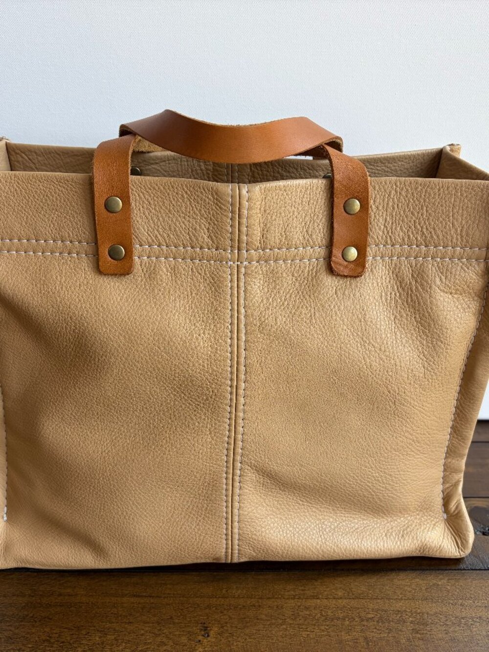 Parker Thatch Medium Mimi in Butterscotch EUC